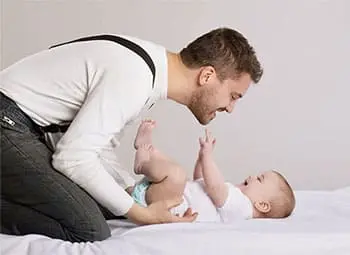 Мужчины получат маткапитал на детей от суррогатных матерей 